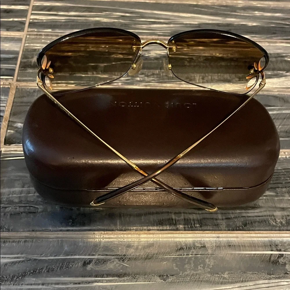 Louis Vuitton Gold and Brown Sunglasses - Picture 3 of 14